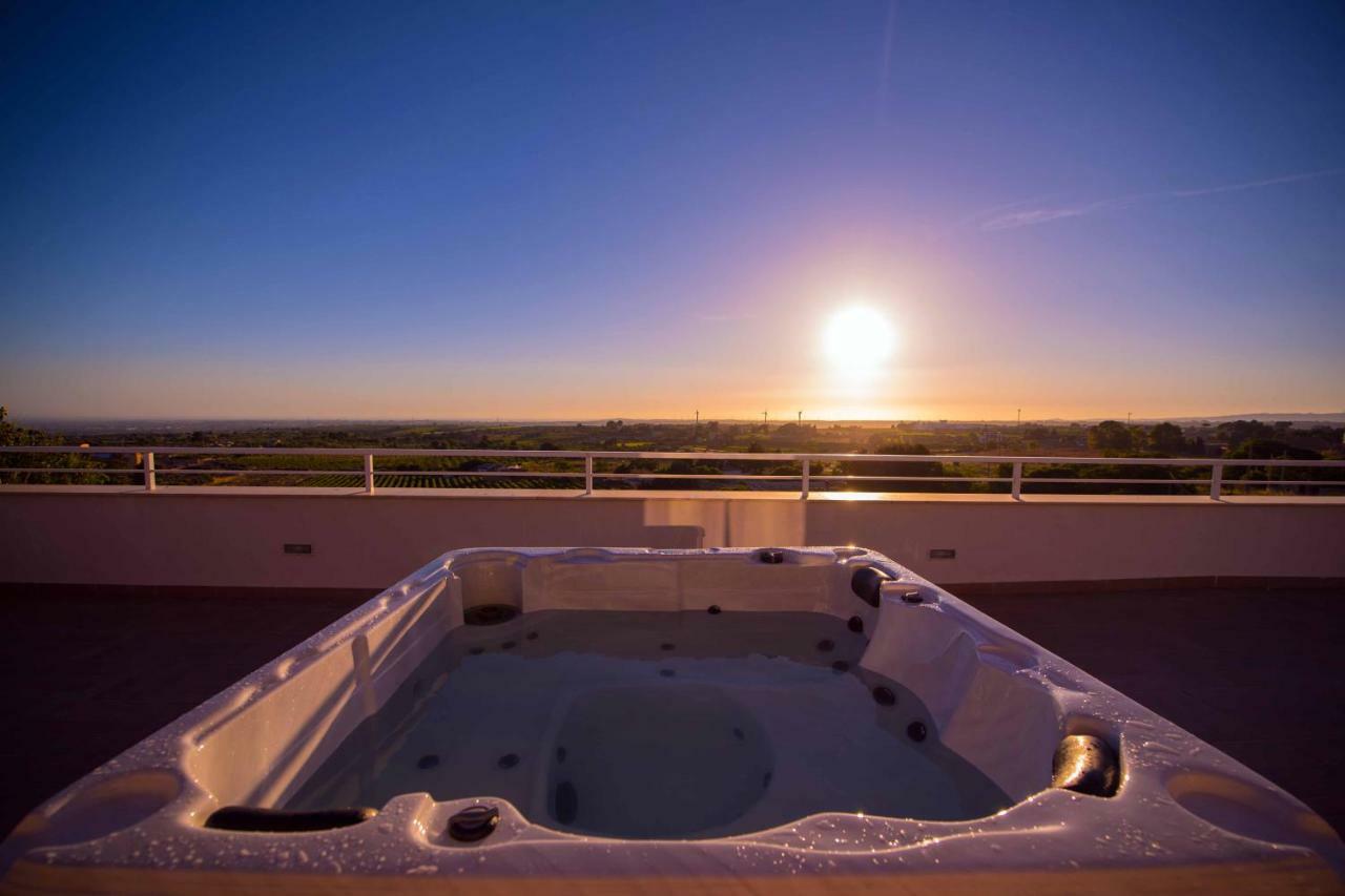 Отель La Terrazza Di Harmakhis Partanna Экстерьер фото