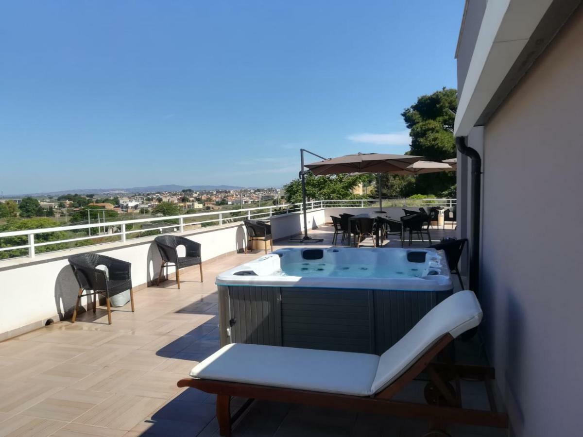 Отель La Terrazza Di Harmakhis Partanna Экстерьер фото